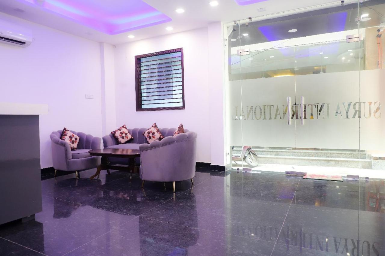 Surya International Bed and Breakfast New Delhi Exteriör bild