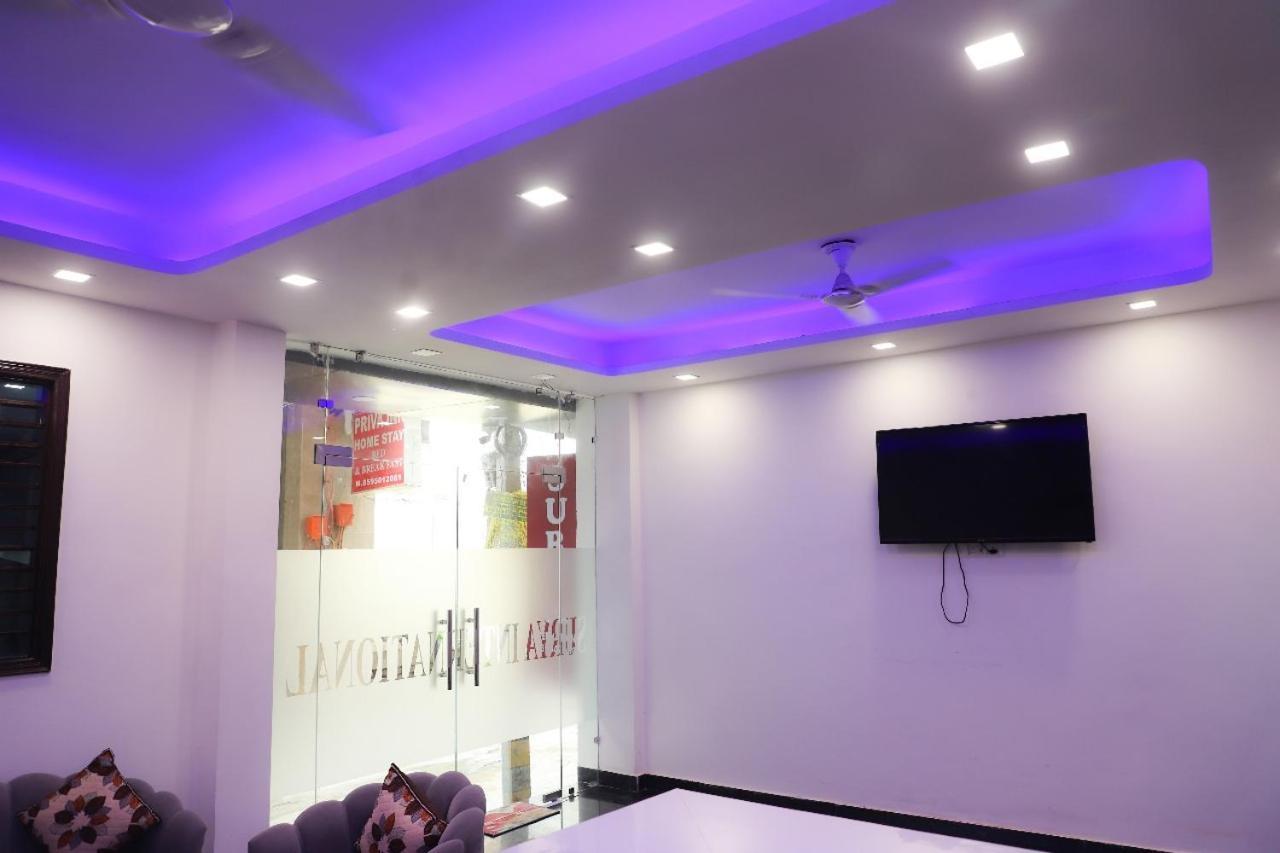 Surya International Bed and Breakfast New Delhi Exteriör bild