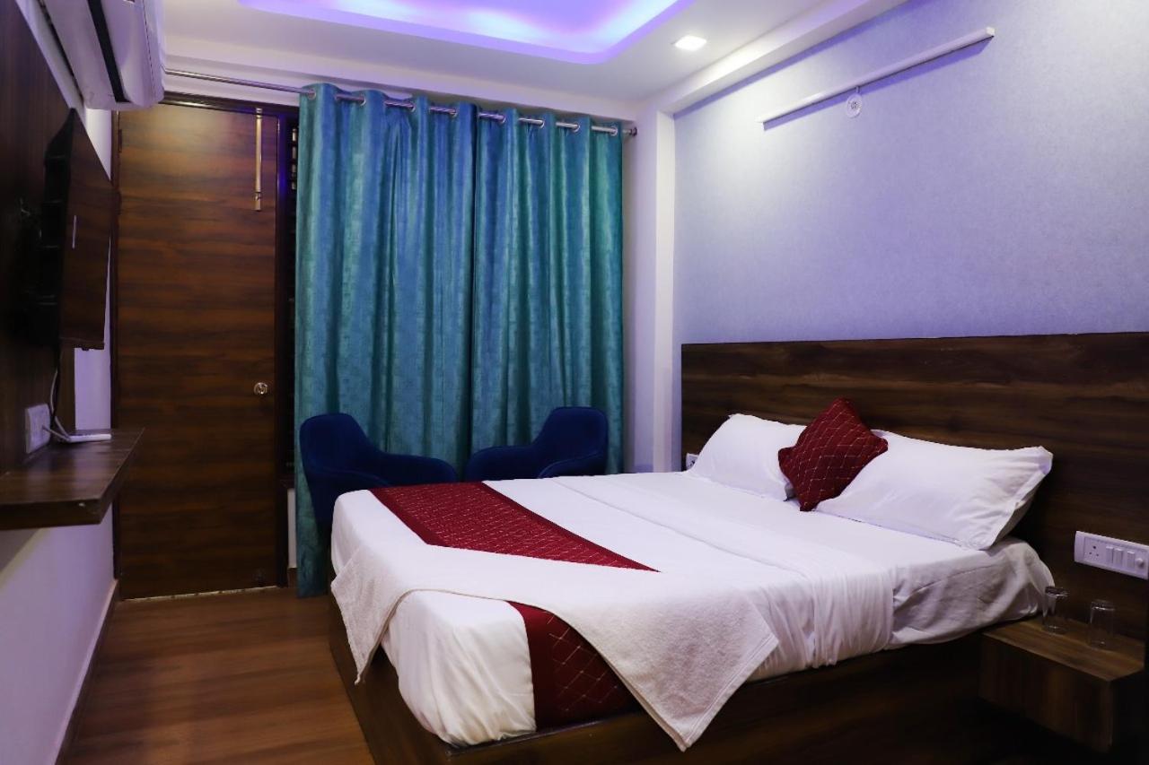 Surya International Bed and Breakfast New Delhi Exteriör bild