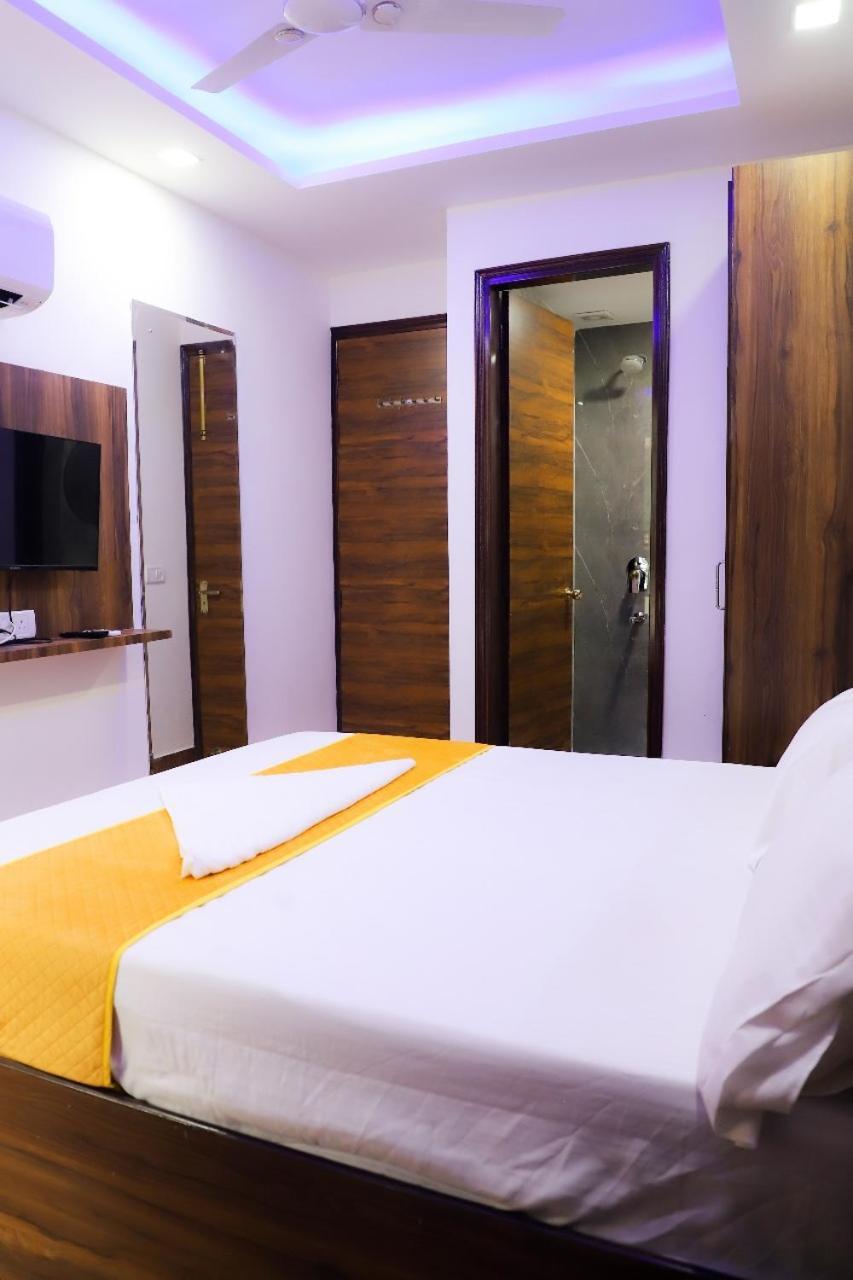 Surya International Bed and Breakfast New Delhi Exteriör bild