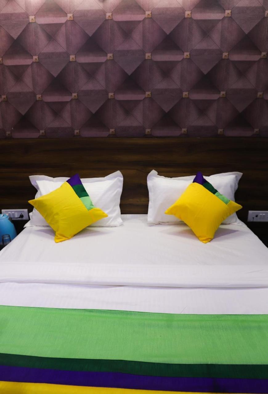 Surya International Bed and Breakfast New Delhi Exteriör bild