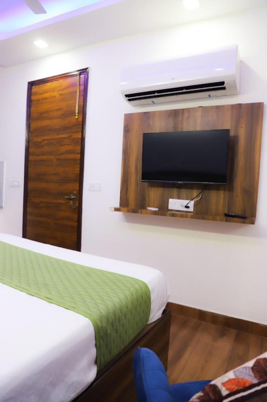 Surya International Bed and Breakfast New Delhi Exteriör bild
