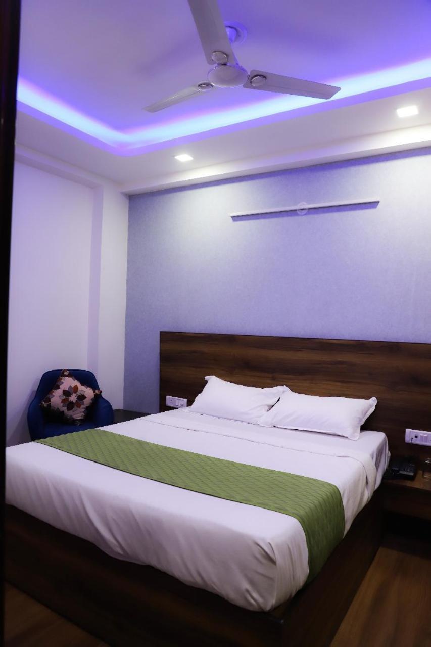 Surya International Bed and Breakfast New Delhi Exteriör bild