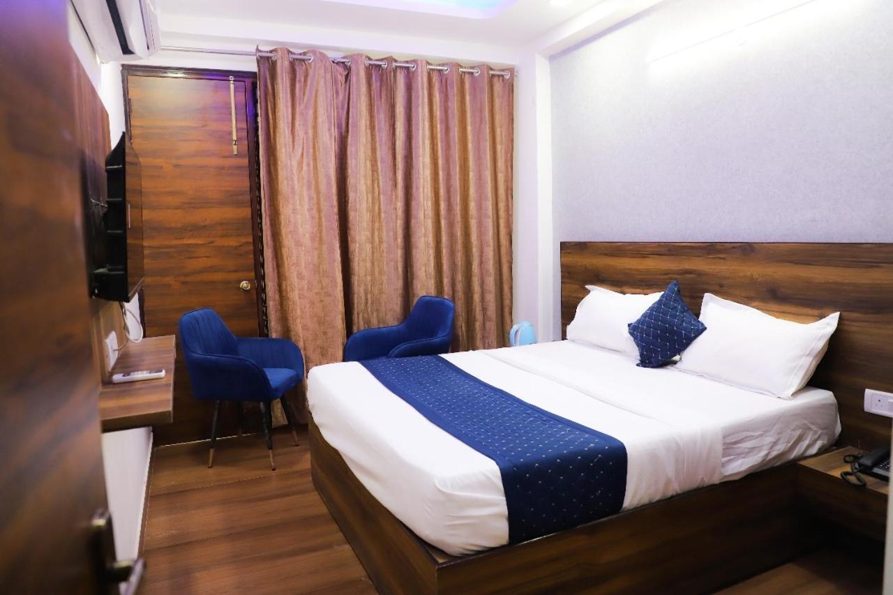 Surya International Bed and Breakfast New Delhi Exteriör bild