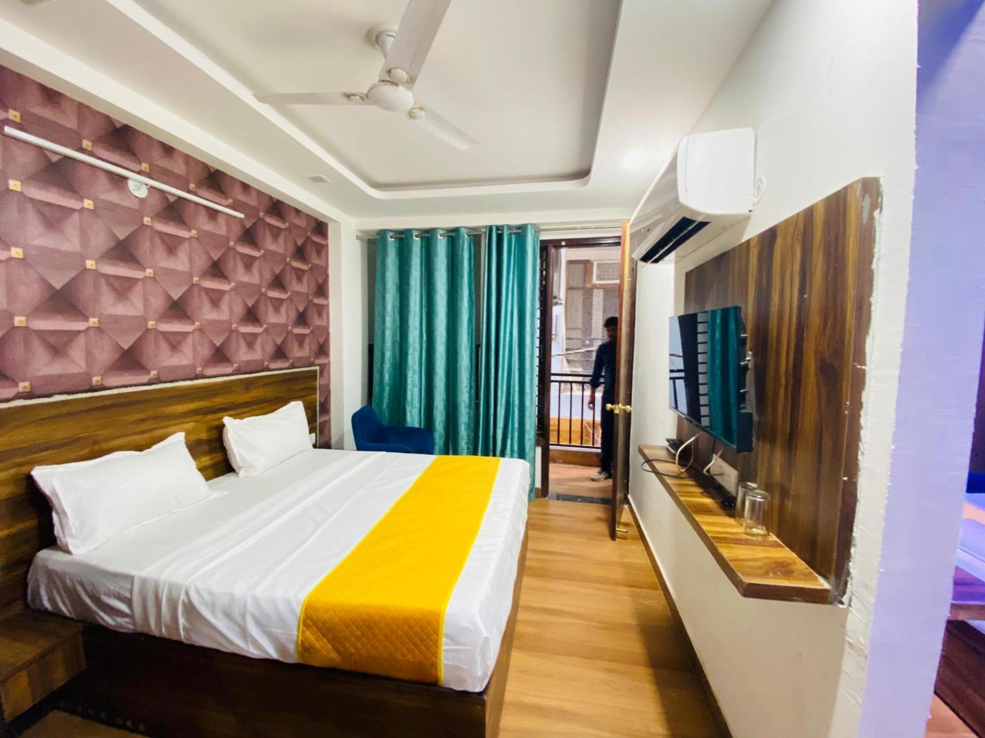 Surya International Bed and Breakfast New Delhi Exteriör bild