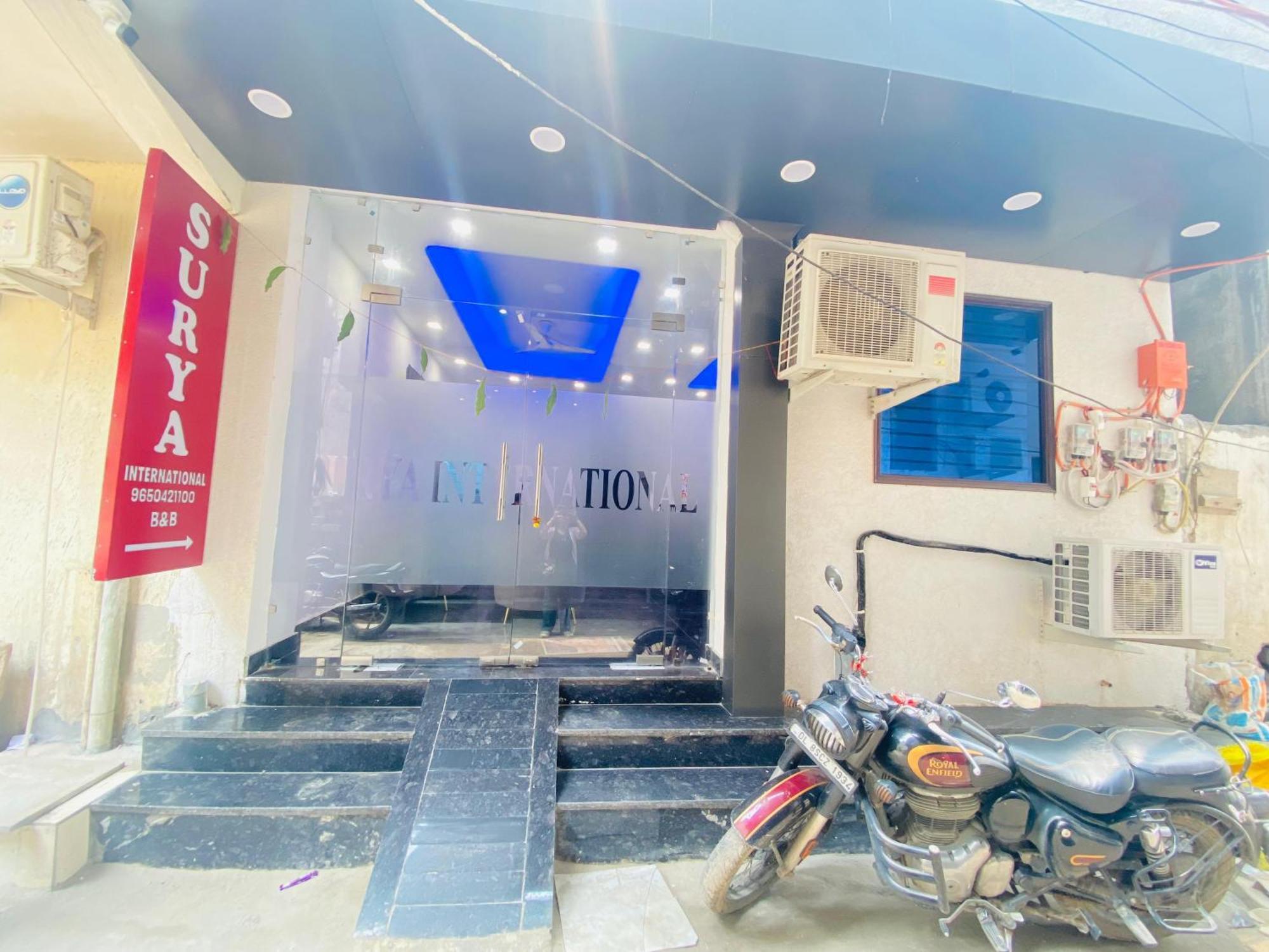 Surya International Bed and Breakfast New Delhi Exteriör bild