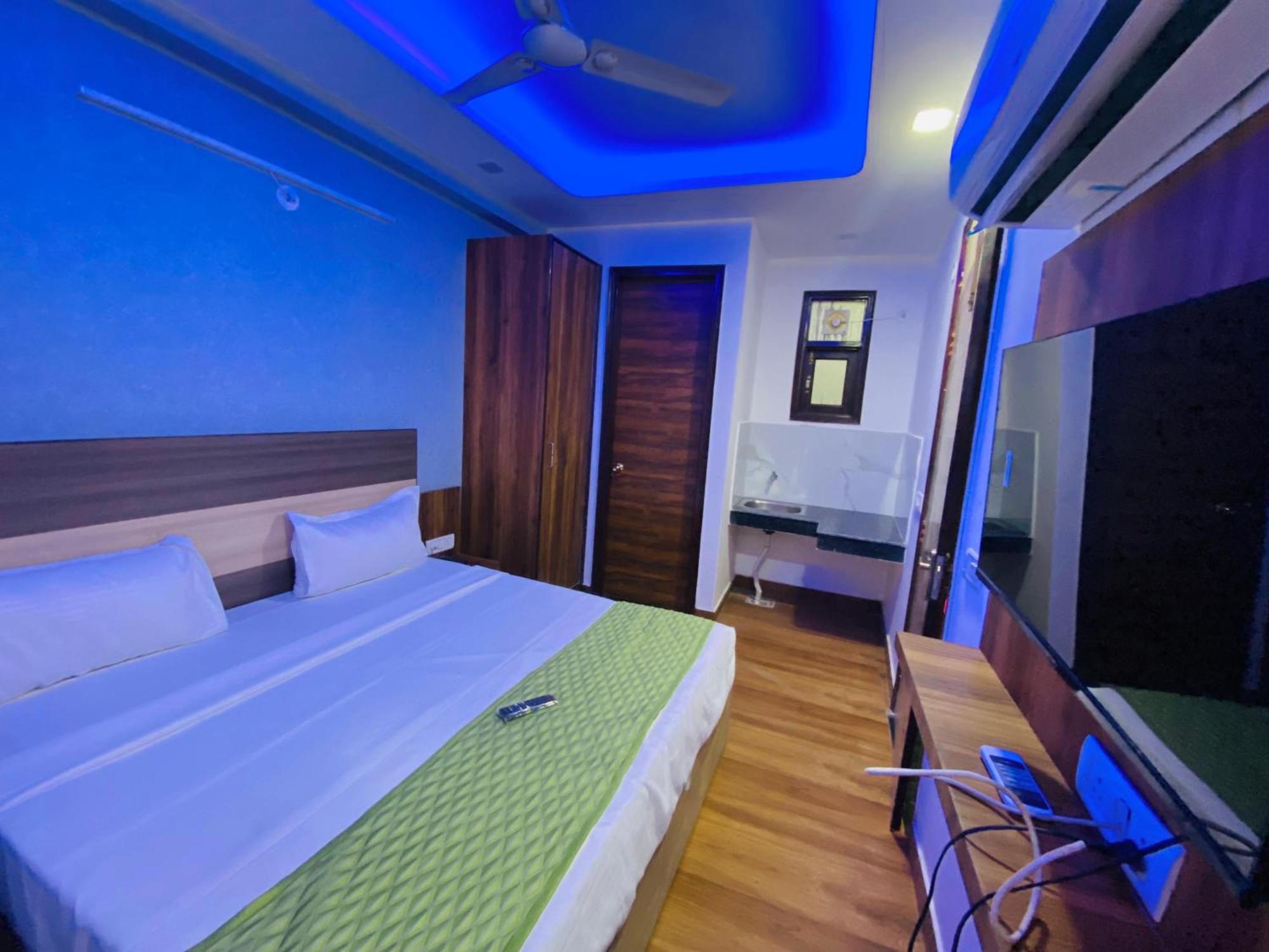 Surya International Bed and Breakfast New Delhi Exteriör bild