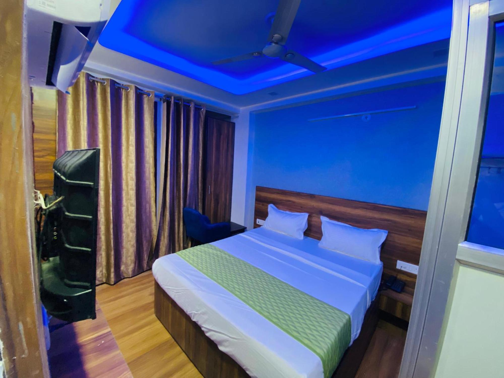 Surya International Bed and Breakfast New Delhi Exteriör bild