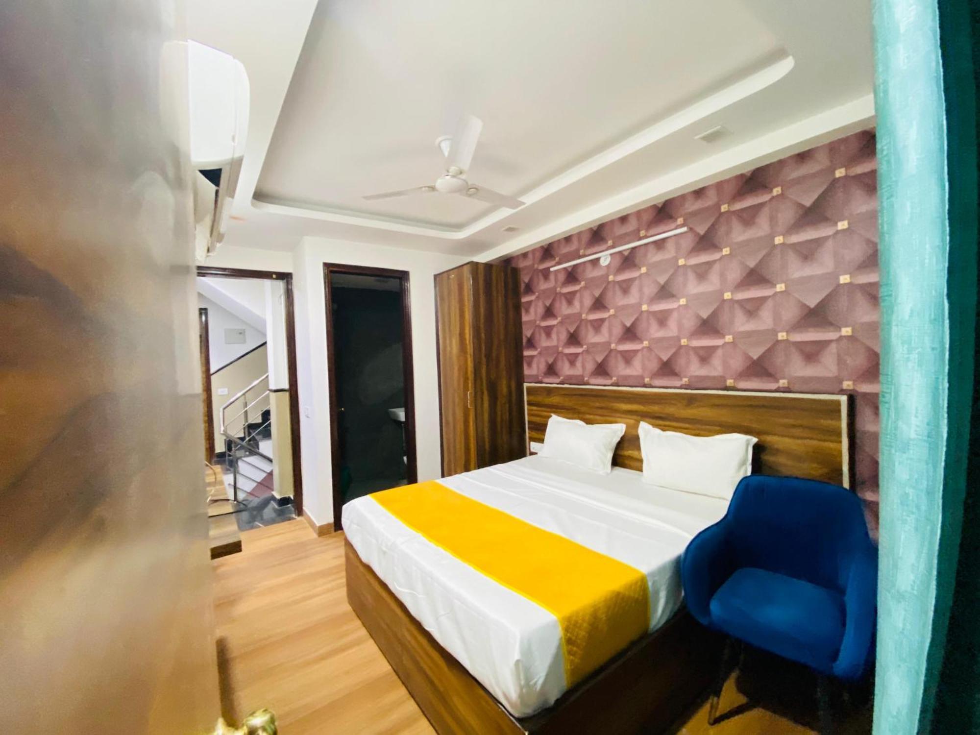 Surya International Bed and Breakfast New Delhi Exteriör bild