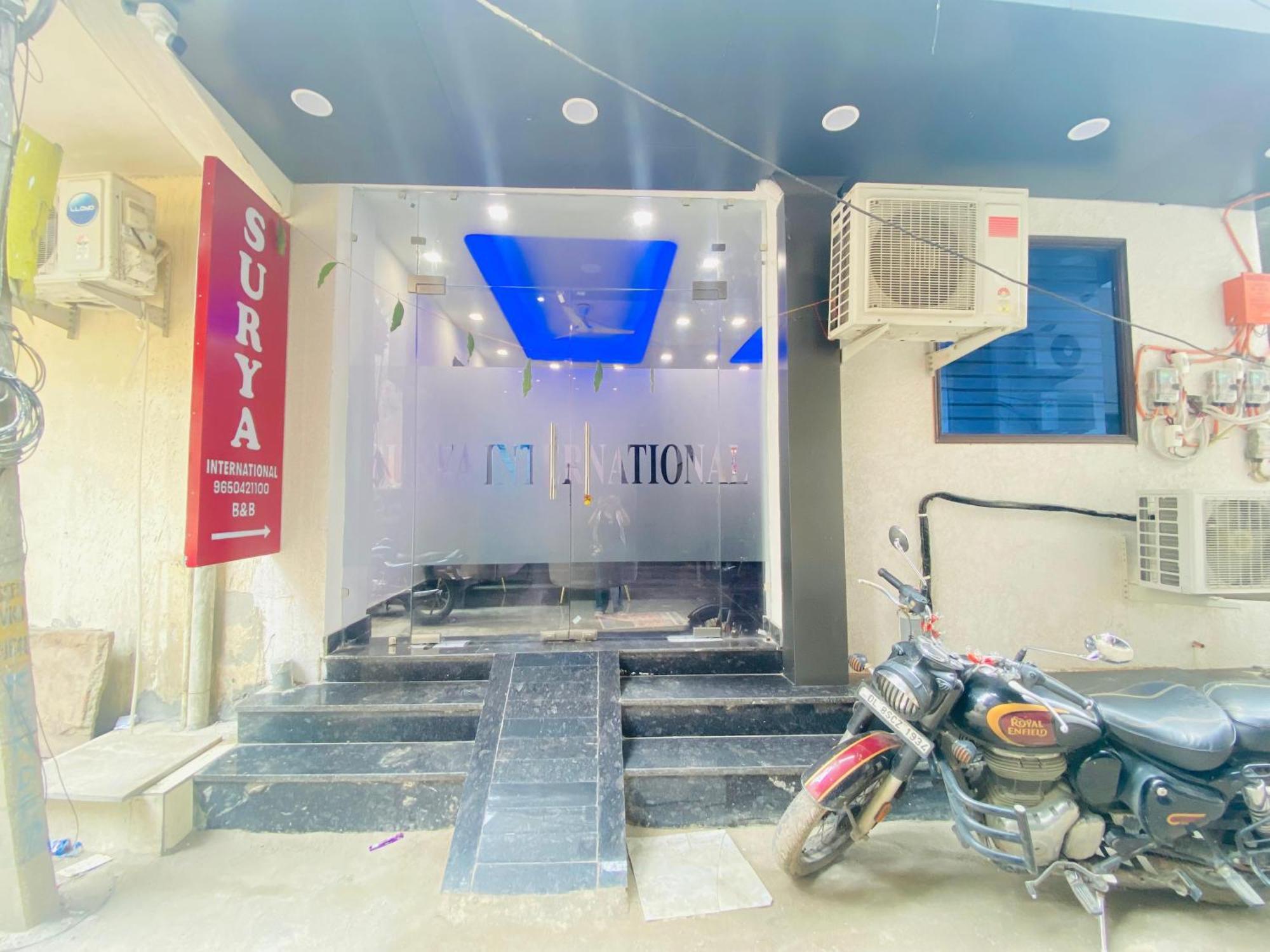 Surya International Bed and Breakfast New Delhi Exteriör bild